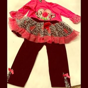 DDG Darling 2 Pc Set 6 a 9 months